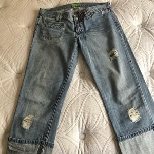 Abercrombie boyfriend cut distressed capris